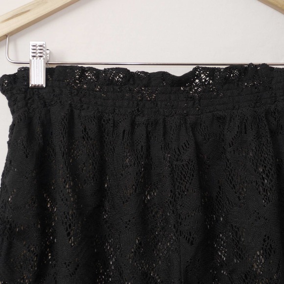Victoria's Secret Lace Floral Sheer Shorts Size S - Picture 2 of 9